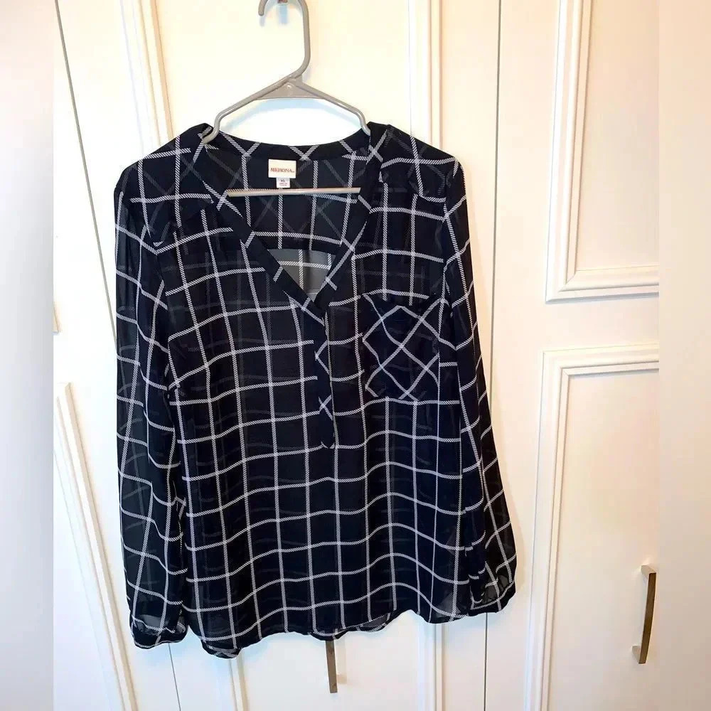 Merona Sheer Black window-pane plaid top‎ XL